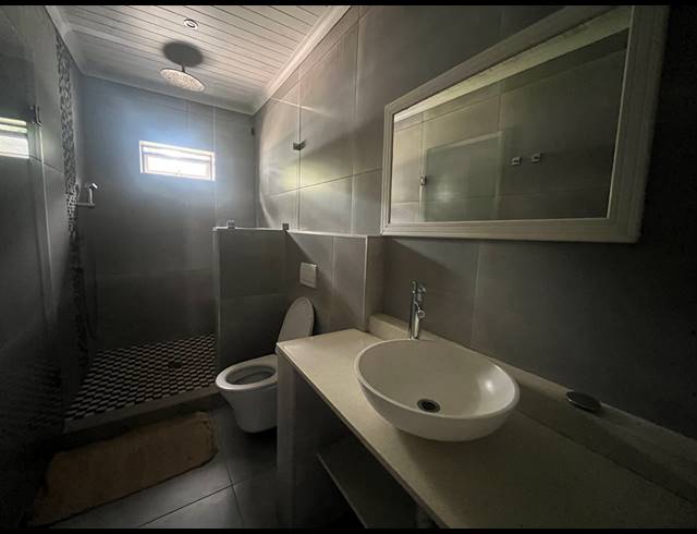 7 BEDROOM HOUSE FOR SALE IN BALLITO CENTRAL